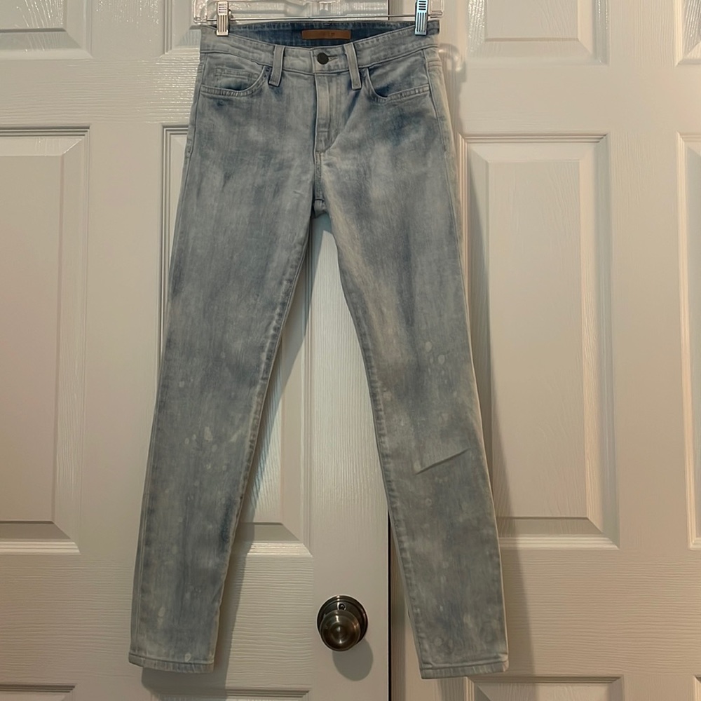 Joe’s Low Rise Bleach Wash Ankle Length Skinny Jeans